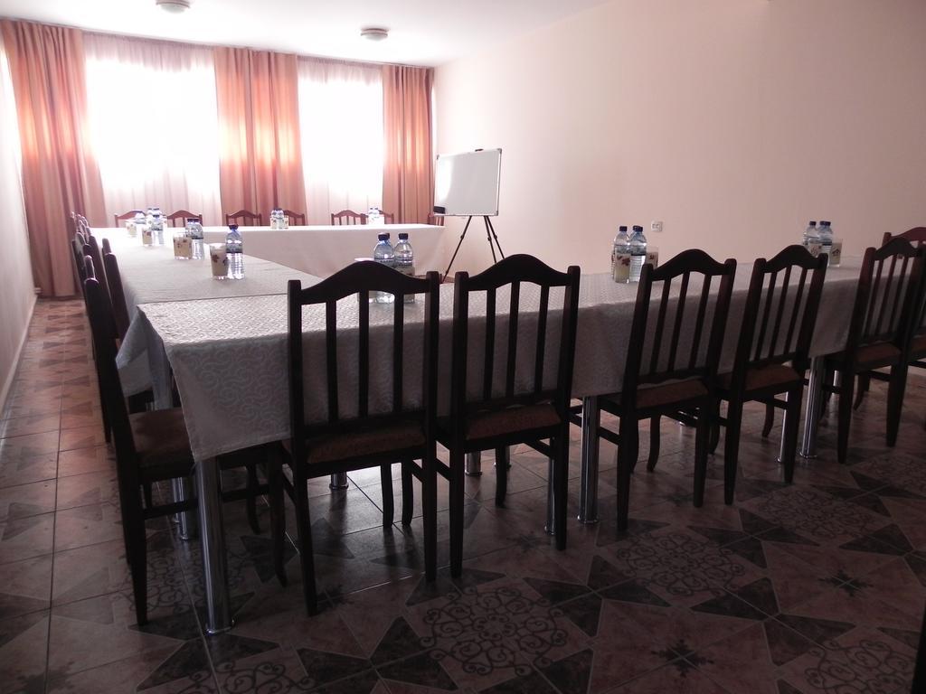 Europa+T Hotel Tbilissi Extérieur photo