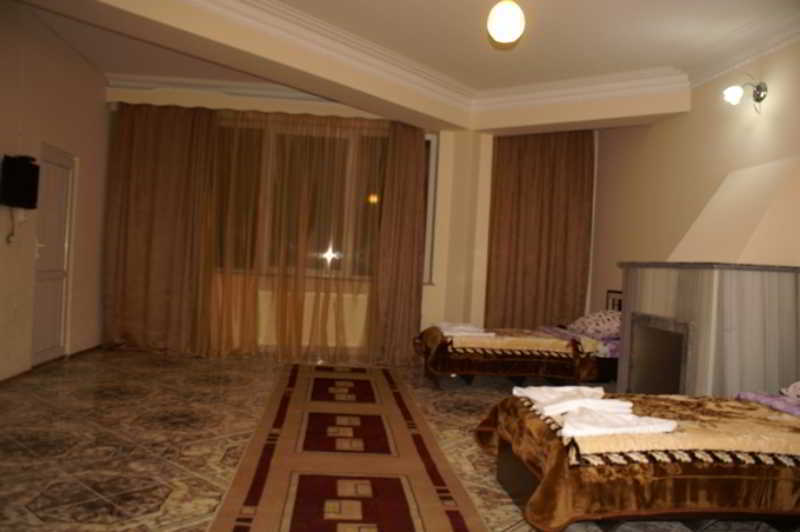 Europa+T Hotel Tbilissi Extérieur photo